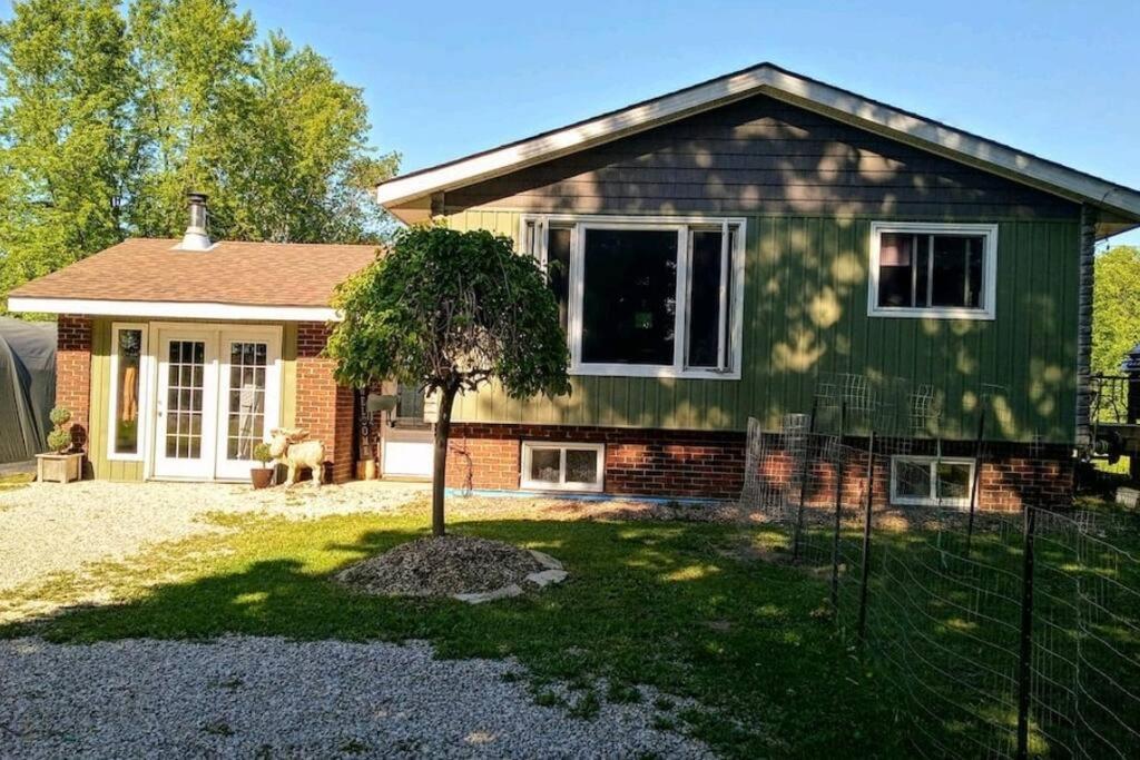 Family Friendly Cottage ☆Walking Distance To Beach Lion's Head Exterior photo
