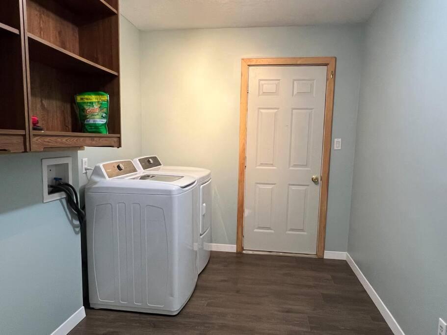 Family Friendly Cottage ☆Walking Distance To Beach Lion's Head Exterior photo
