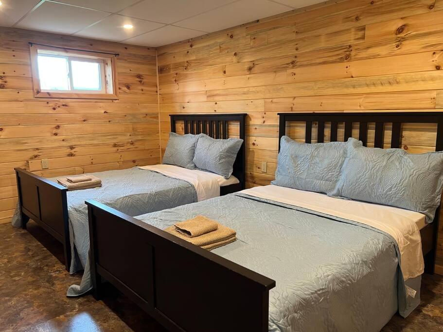 Family Friendly Cottage ☆Walking Distance To Beach Lion's Head Exterior photo