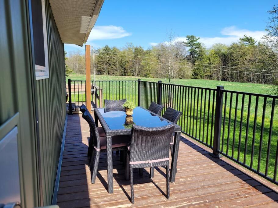 Family Friendly Cottage ☆Walking Distance To Beach Lion's Head Exterior photo