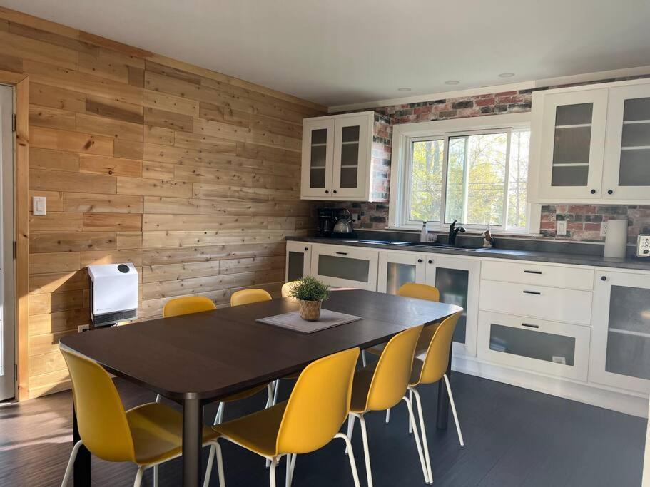 Family Friendly Cottage ☆Walking Distance To Beach Lion's Head Exterior photo